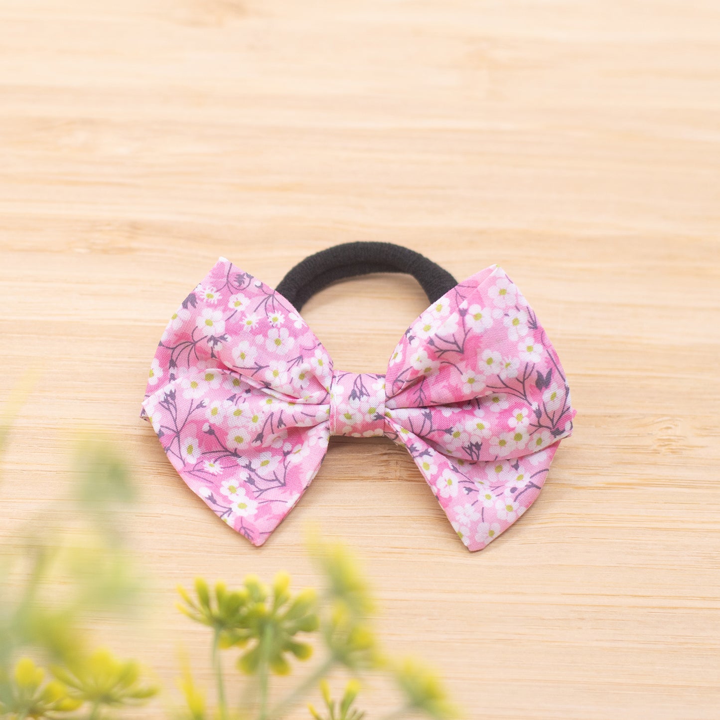 Daffodil Bow: Mitsi Valerie